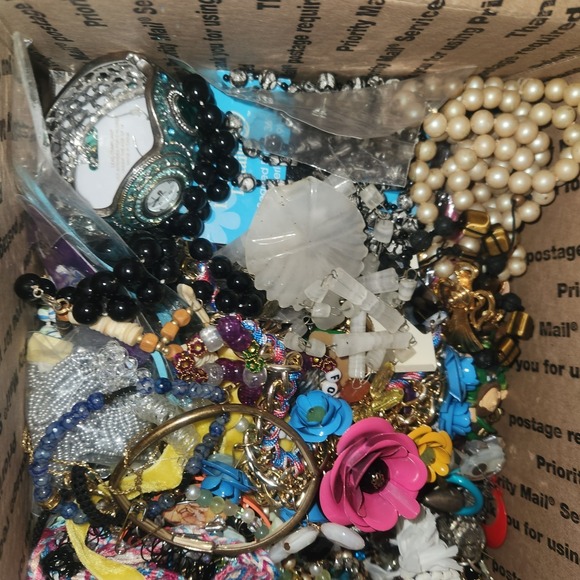 7+ LBS  VINTAGE  TO NOW CRAFT JUNK SCRAP Jewelry Lot Harvest Repurpose Salvage - Picture 2 of 6